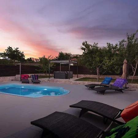 Villa Little Heaven *