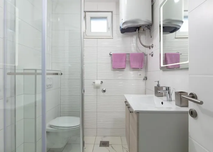 Willa Little Heaven Split