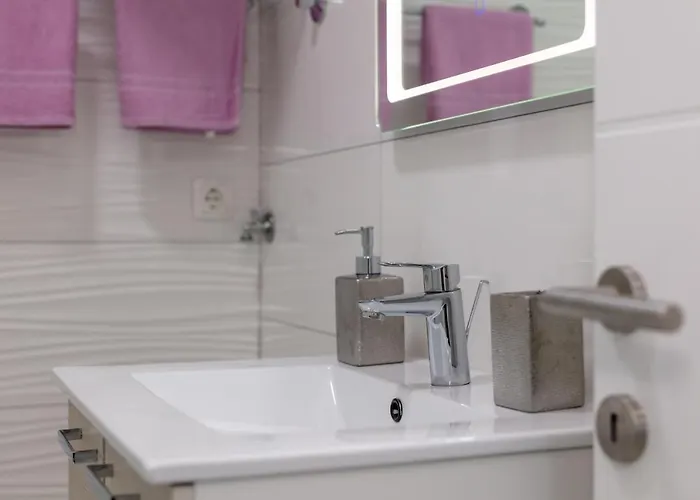 Little Heaven * Split