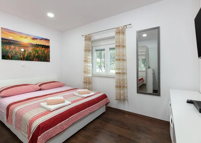 Willa Little Heaven Split